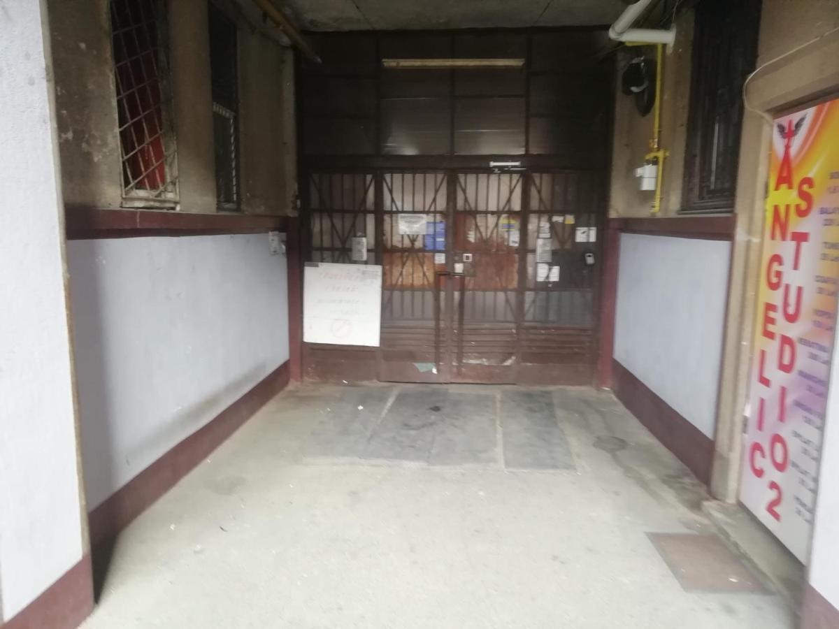 Studio Ultracentral Universitatea ブカレスト エクステリア 写真